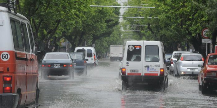 Lluvia en la ciudad carril Godoy Cruz - nota4