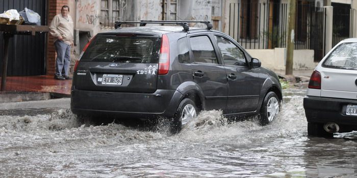 Lluvia en la ciudad carril Godoy Cruz - nota6