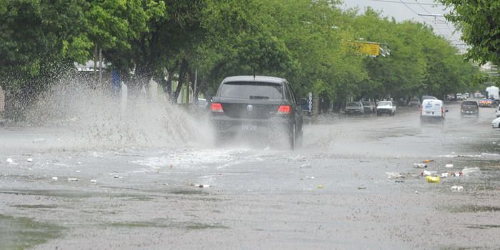 Lluvia en la ciudad carril Godoy Cruz - nota7