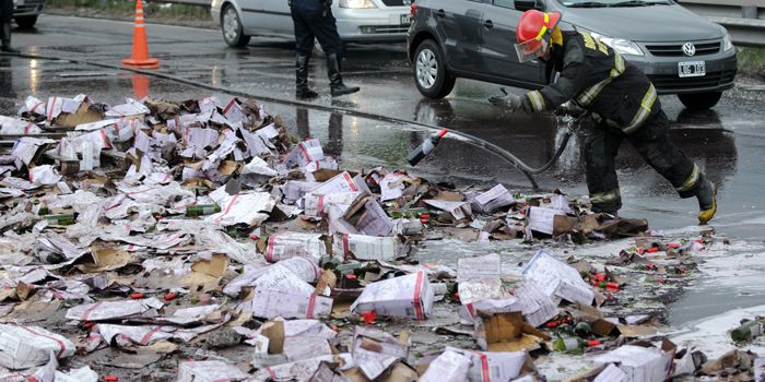 Camión-volcado-vino-NOTA