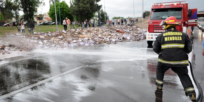 Camión-volcado-vino-NOTA (2)