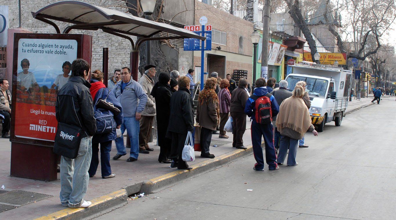 Colectivos micros pasajeros parada 07
