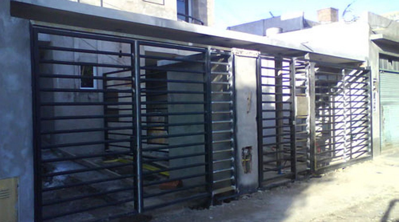 Viviendas casas rejas seguridad construcción New