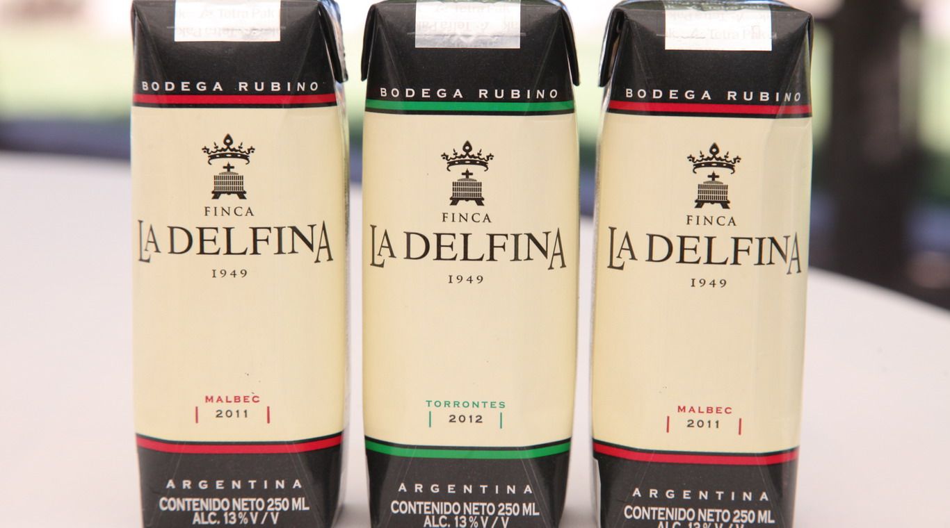 Vino La Delfina en Nuevo envase Tetra Prisma de 250ml