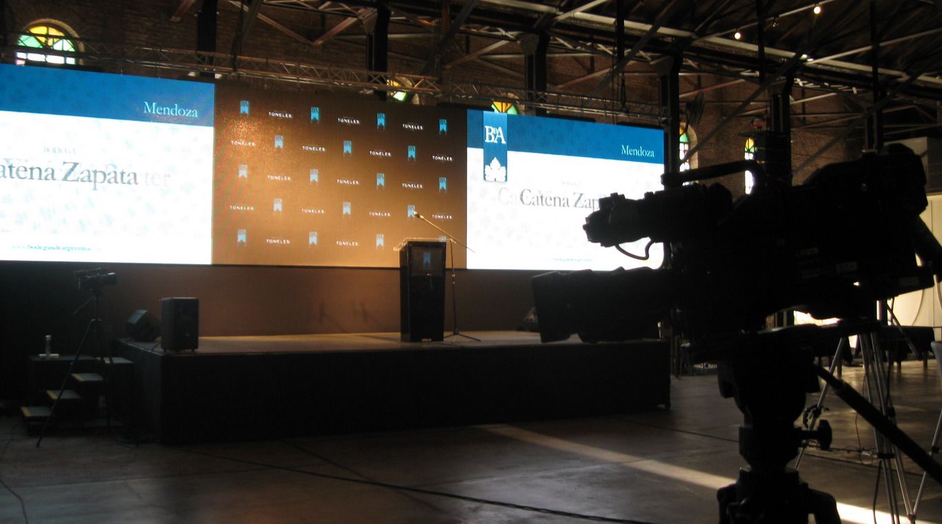 Agasajo vendimia escenario new