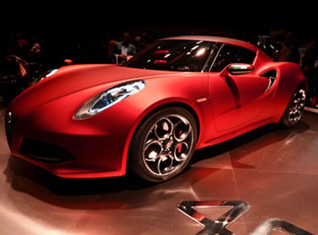AlfaRomeo4C salon1