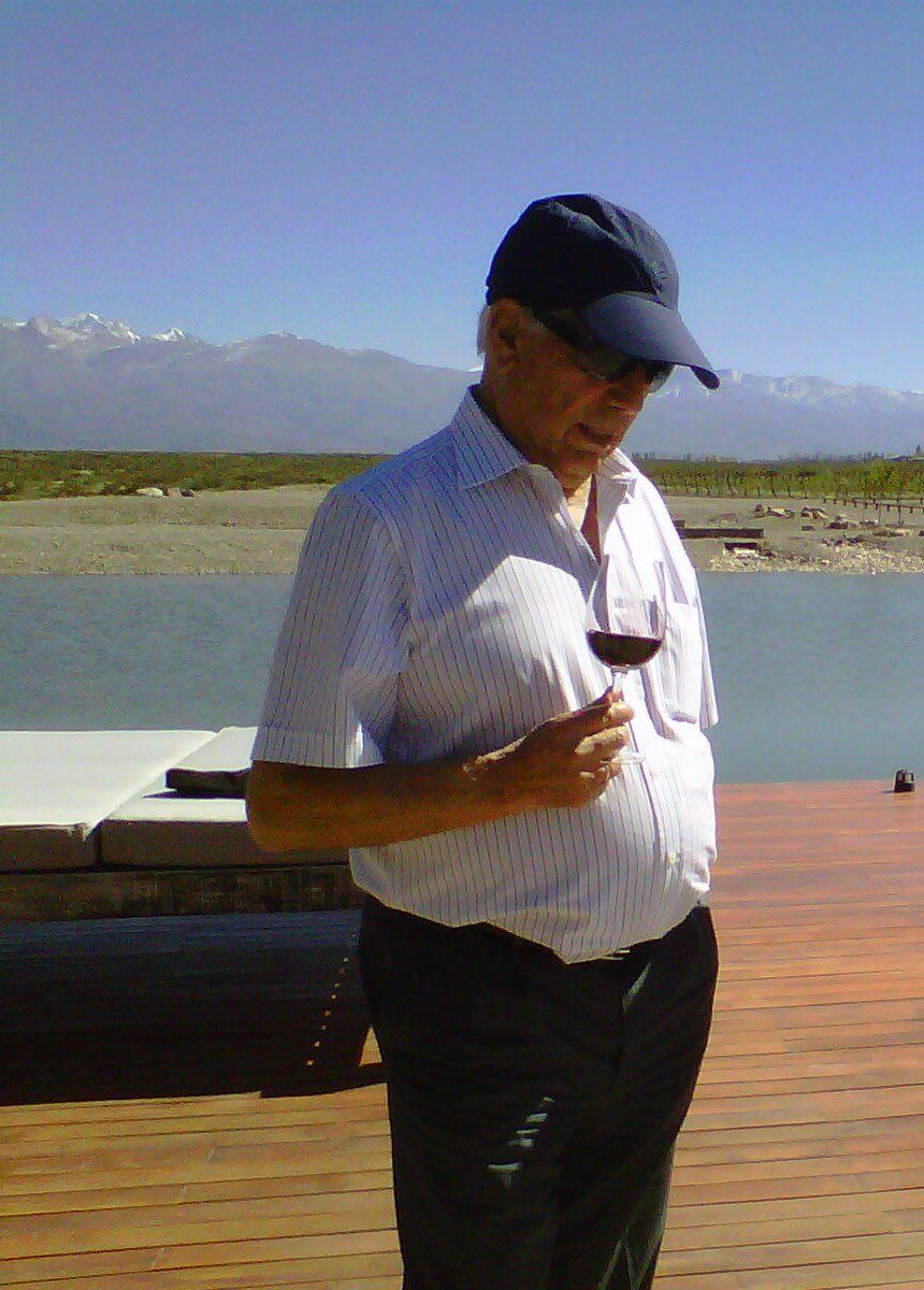 Vargas Llosa vino