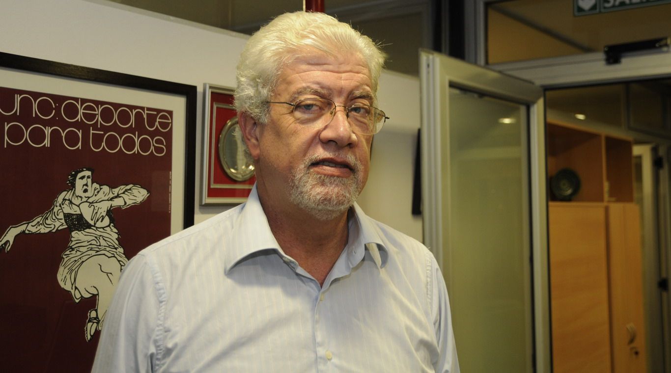 Arturo Somoza en la Universidad Cuyo 8