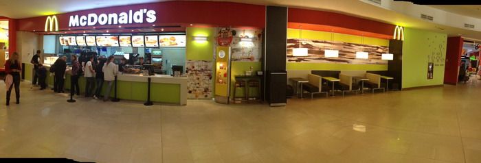 Mc donalds la barraca mall interior