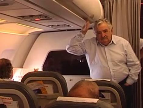Mujica avion-viaje