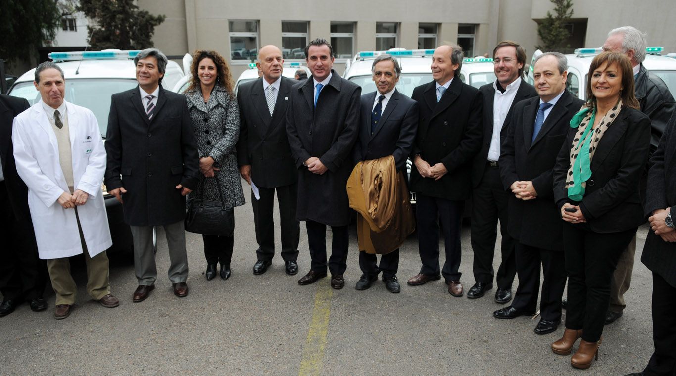 Pérez hemoterapia-inauguracón-ambulancias-NUEVO (3)