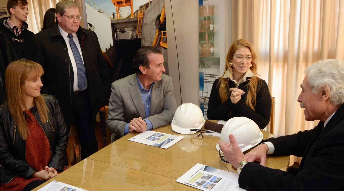 Debora Giorgi Paco Pérez en empresa metalúrgica