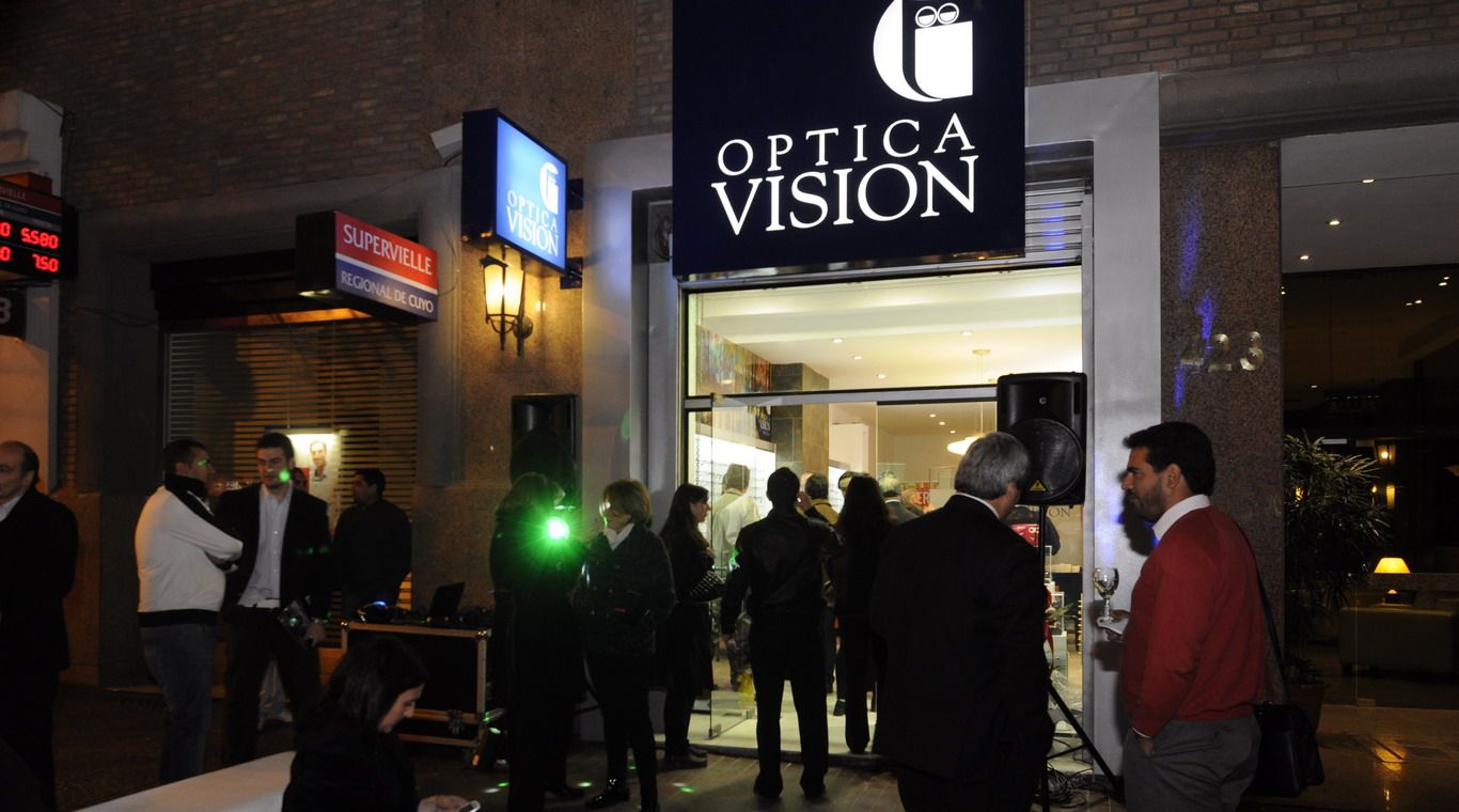 Optica Visión sociales nuevo local 9