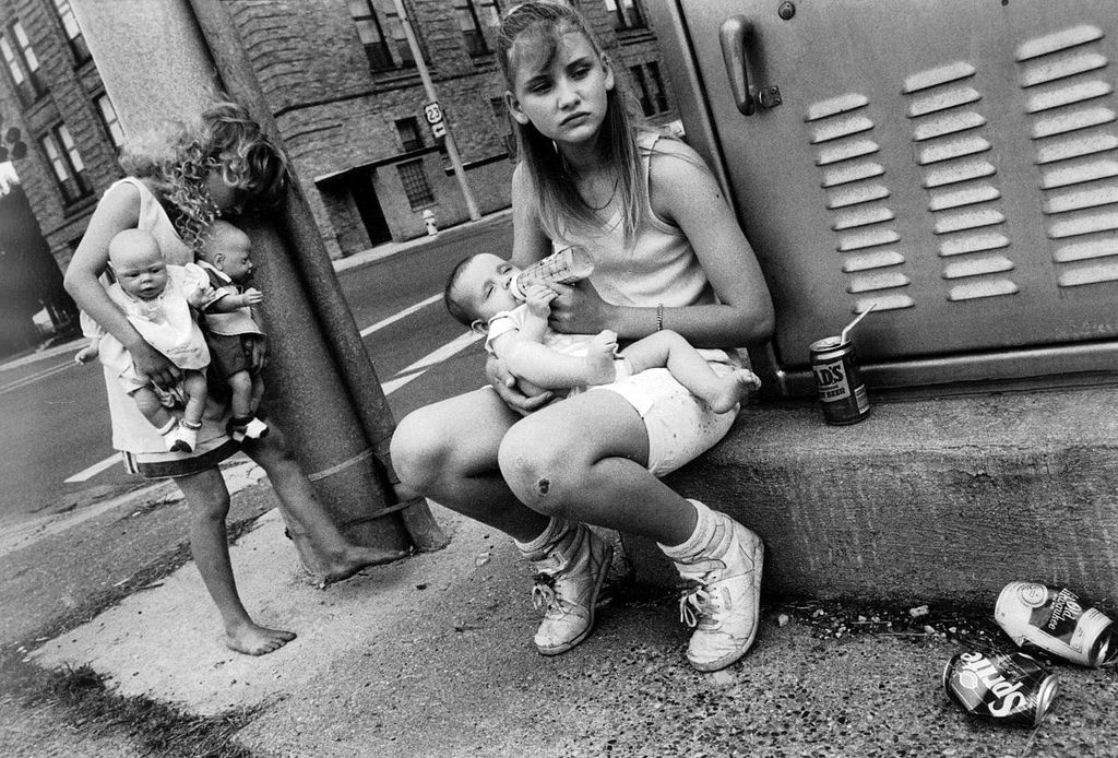 Mary Ellen Mark street photography 8