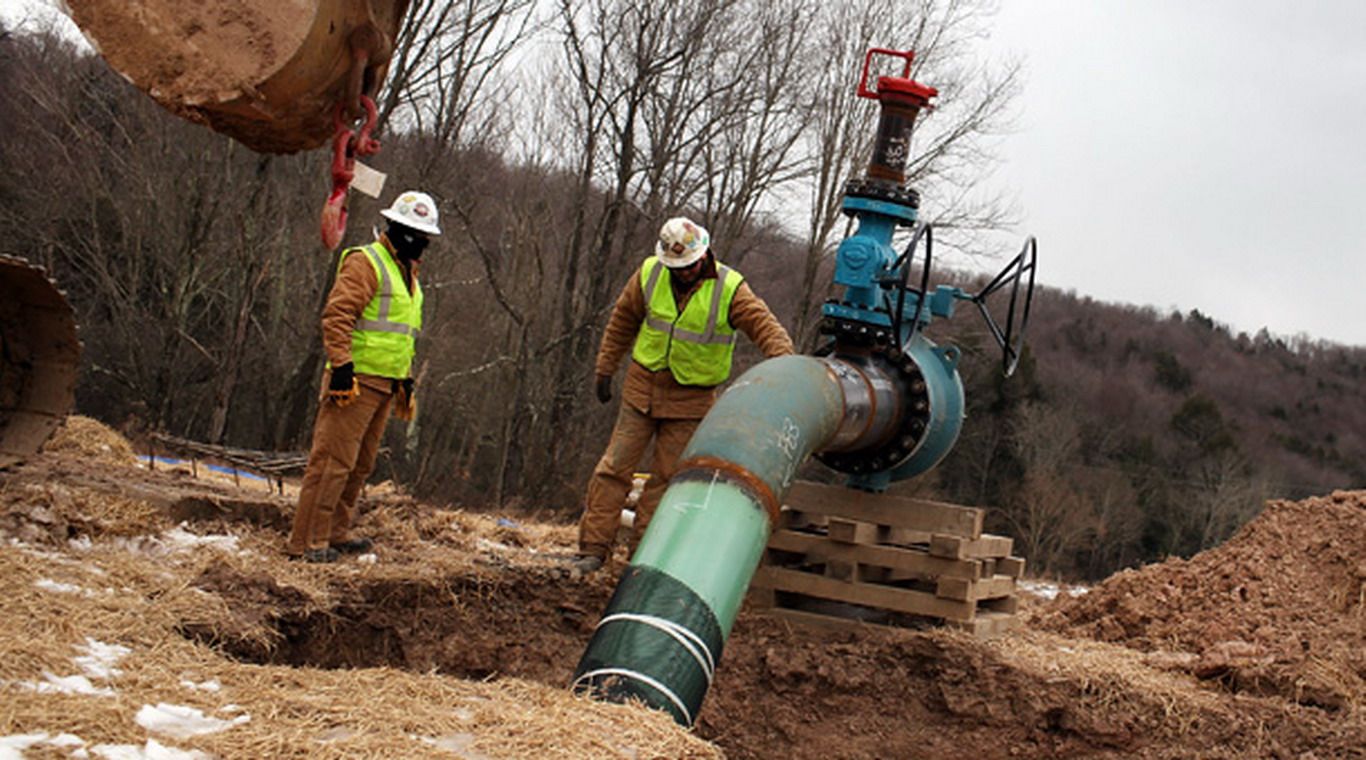 Fracking perforando el pozo