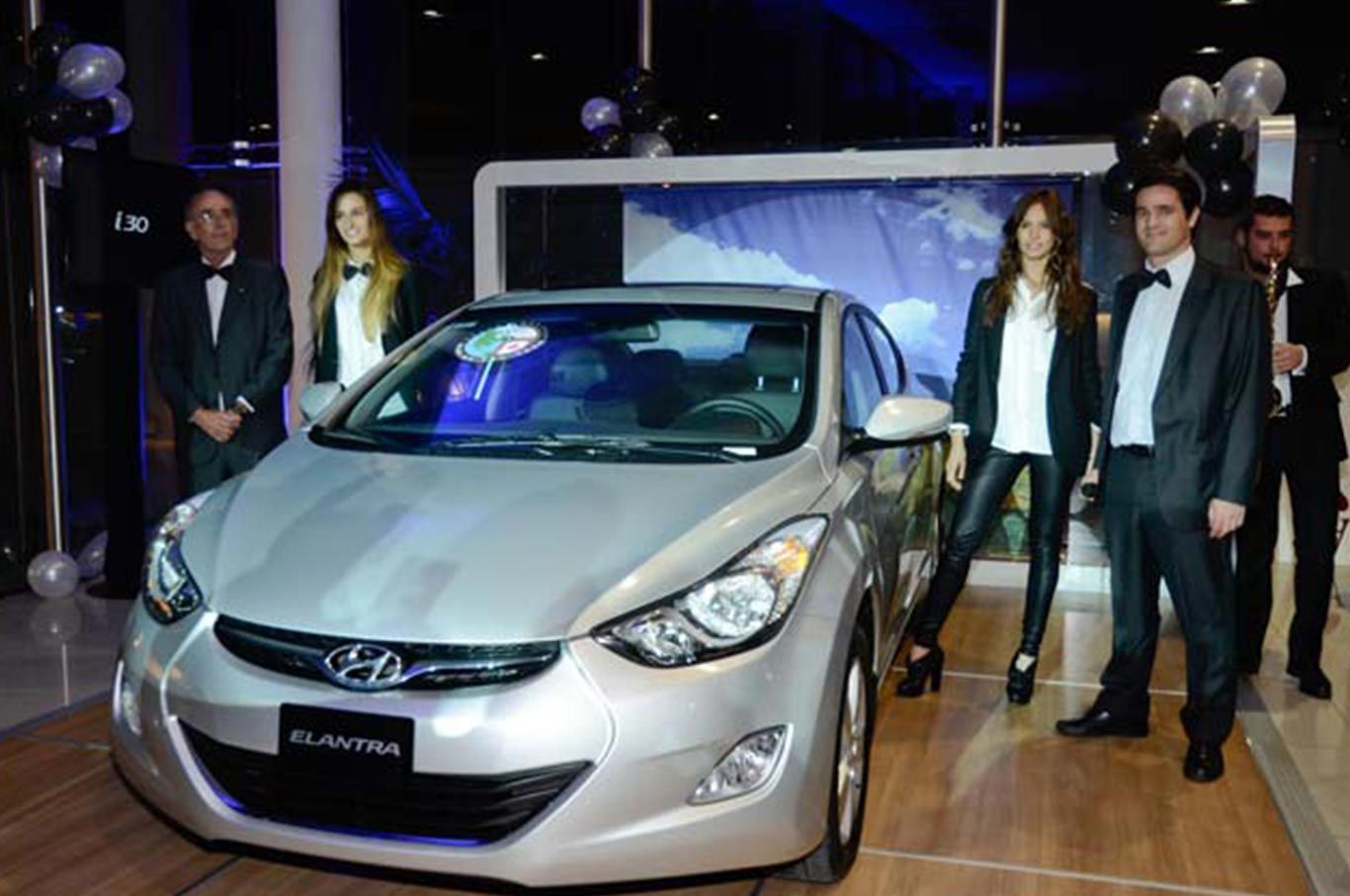Elantra lanzamiento1