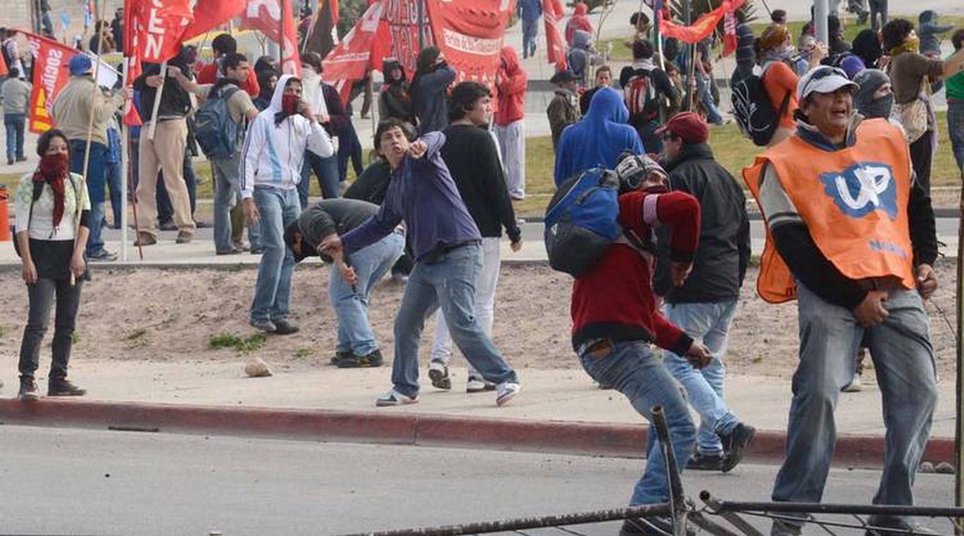 Incidentes Neuquén contra YPF Chevron new