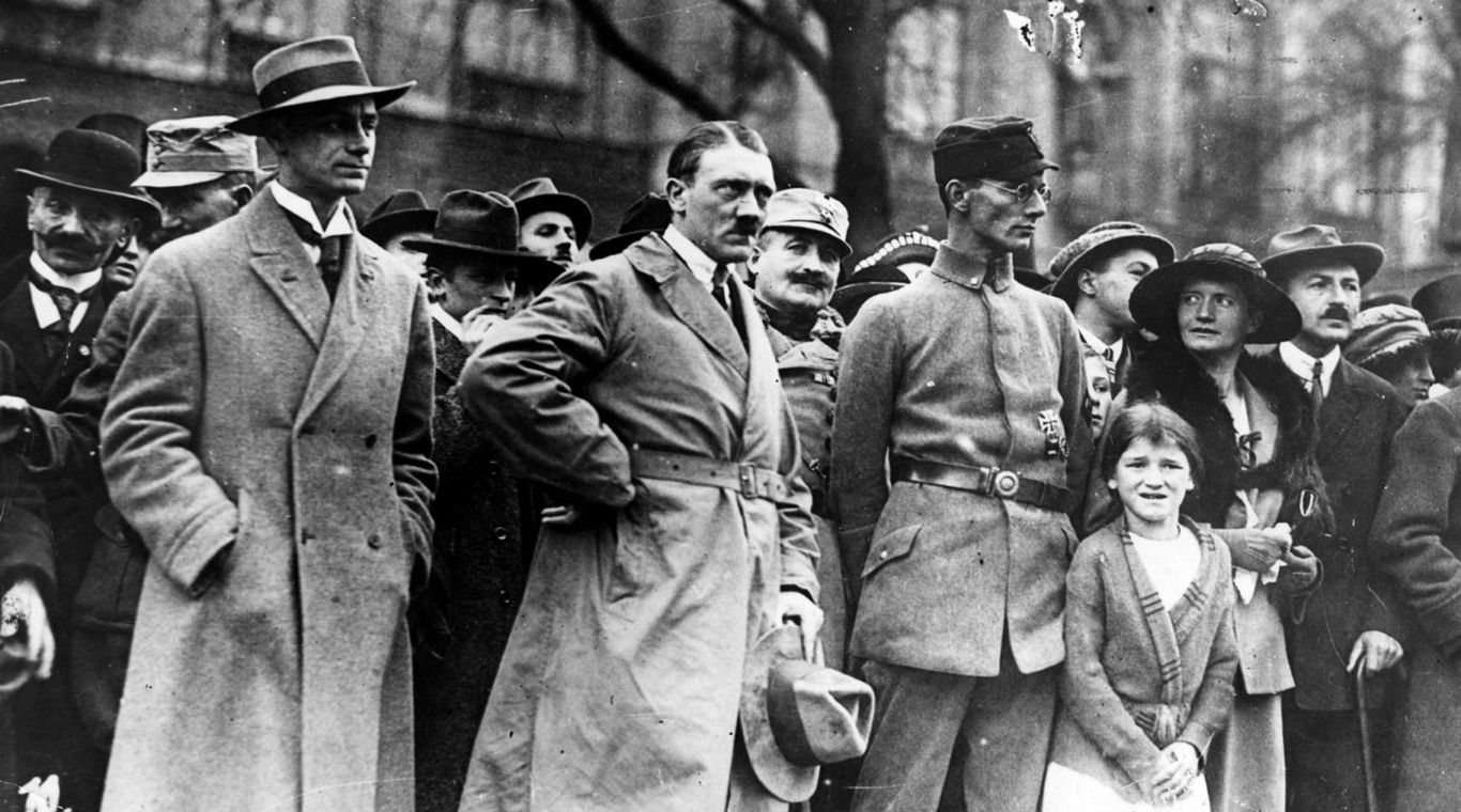 Alfred Rosenberg, Hitler