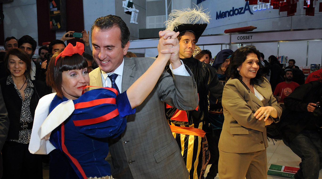 Feria del libro Pérez- muestra - Pachy - Walter-NUEVO (1)