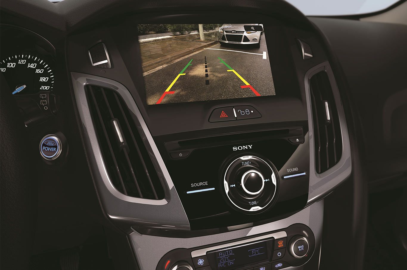 Nuevo Focus---Camara-de-estacionamiento-Trasera