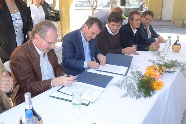 Firma convenios Paco rutas