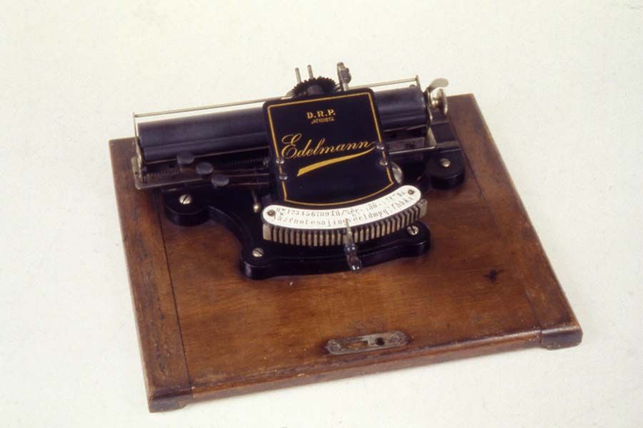 Máquina de escribir 9