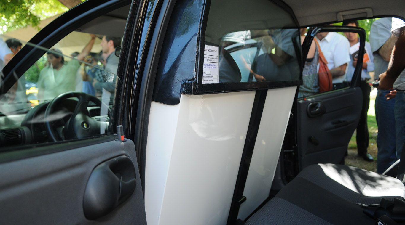 Taxi Blindex - Palau - 07