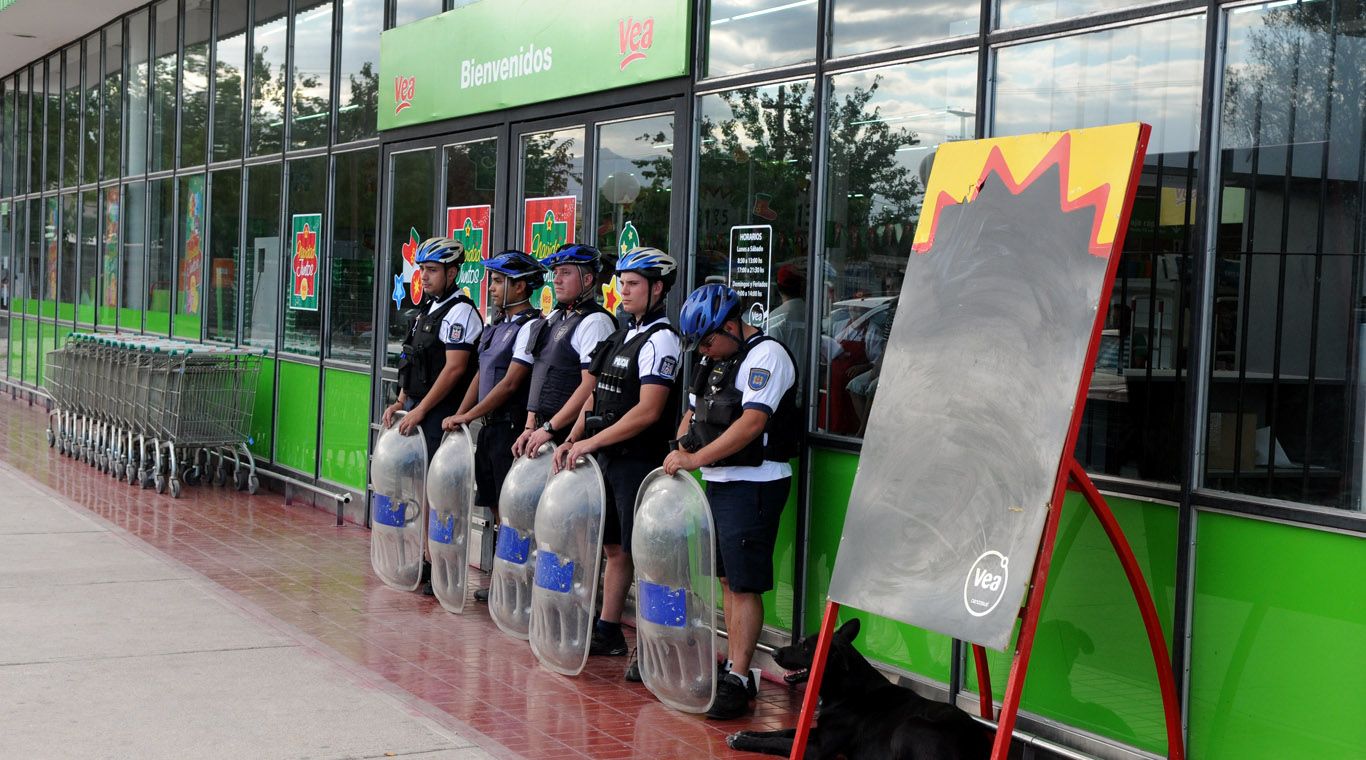 Saqueos Supervea - Independecia - Maipu - 02