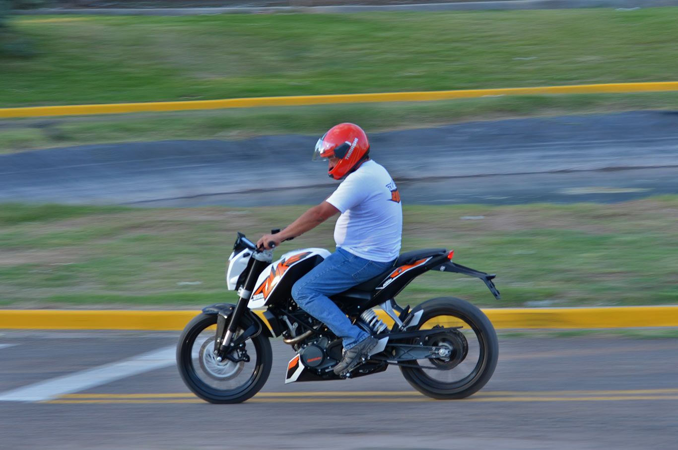 Ktm duke-200-1
