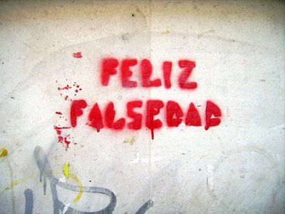 Feliz falsedad
