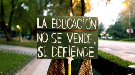 La educacion-no-se-vende-FotografiaRevolucion-470x260