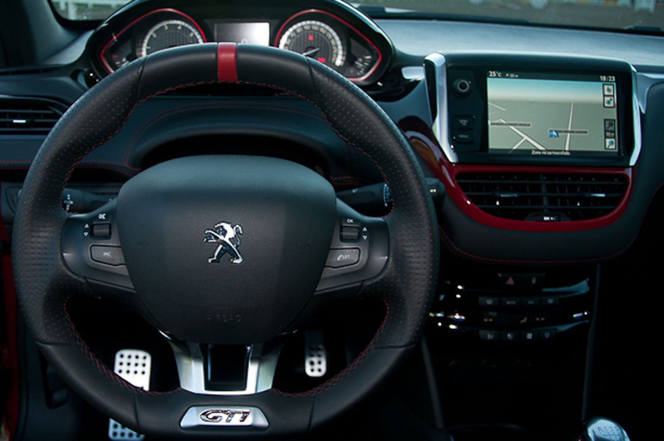 Peugeot 208-GTI3