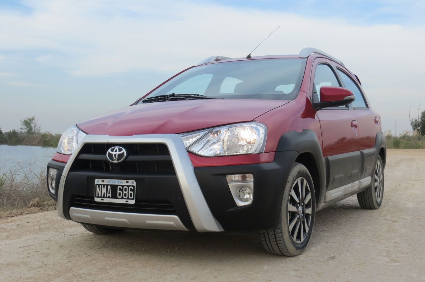 Etios Cross4