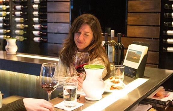 Tasting room_the_vines