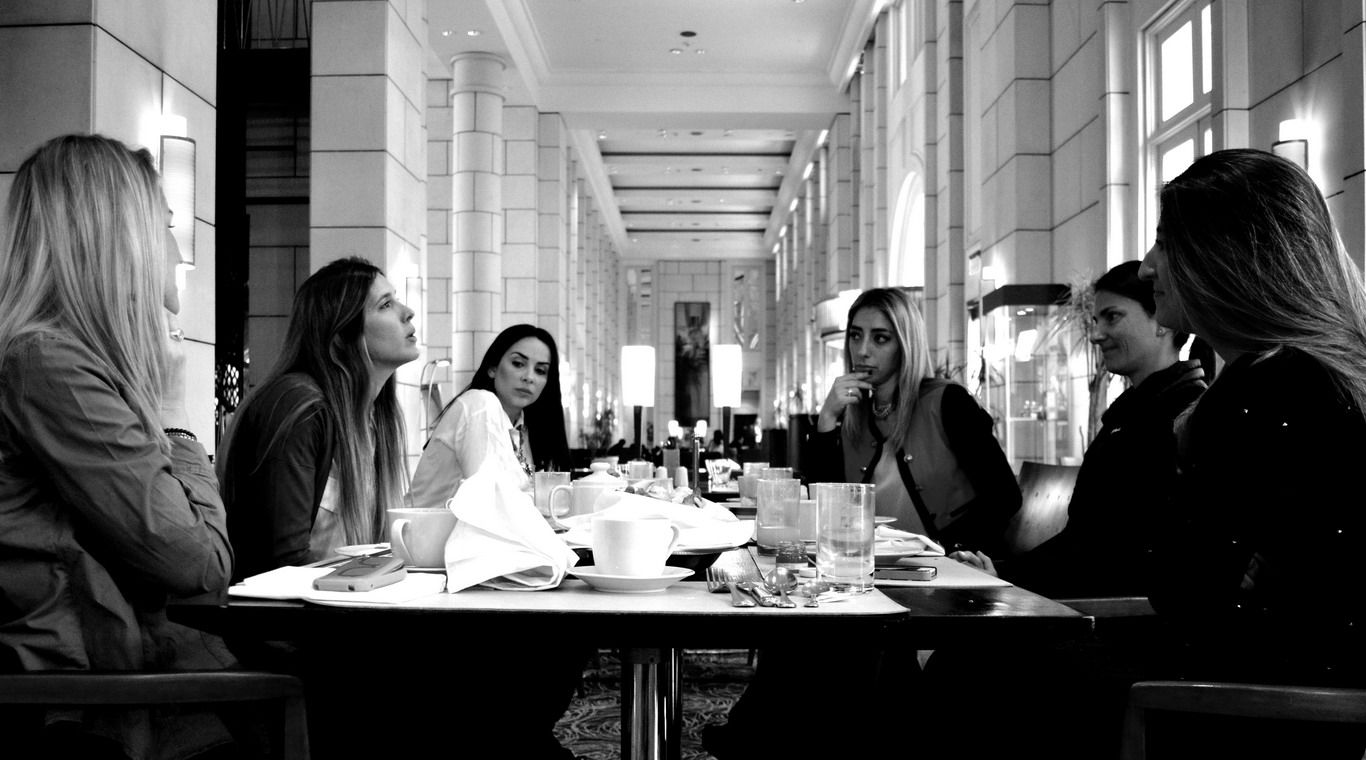 Desayuno mujeres vino (10)