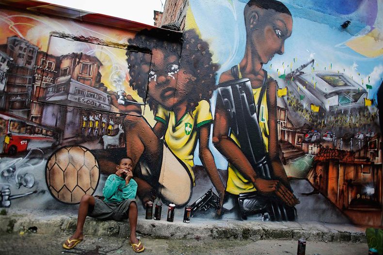 Artistas callejeros contra el Mundial 08