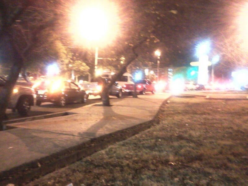 Cola por aumento de naftas