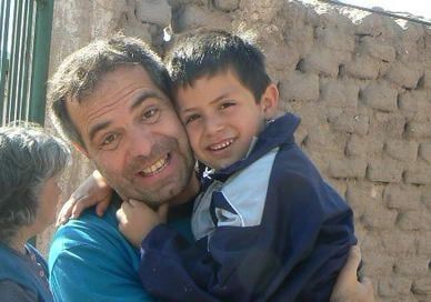 Padre jose martin con niño p1