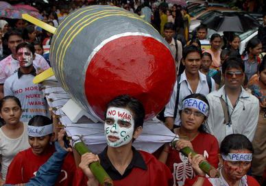 Bomba atómica protesta india p1