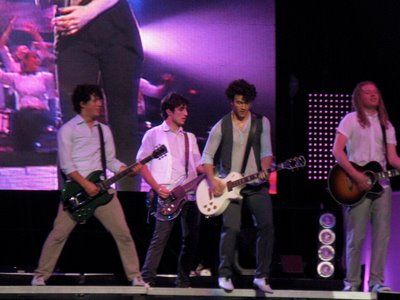 Jonas Brothers - Nota interior