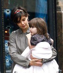 Katie_holmes_int