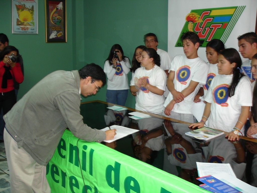Luis emil firma