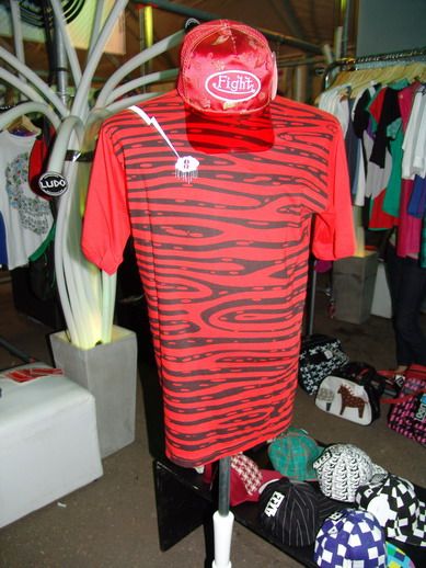 Interior remera roja