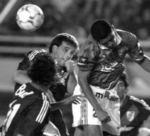 Fútbol - Cienciano y River