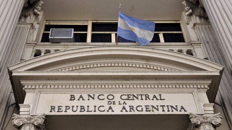 El Banco Central no puede frenar la sangría de divisas