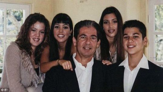 Robert Kardashian y sus hijas