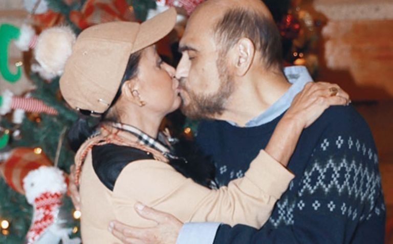Beso entre la chilindrina y el señor Barriga