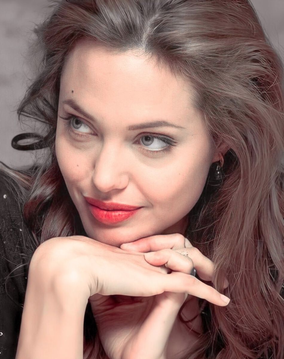 Angelina Jolie
