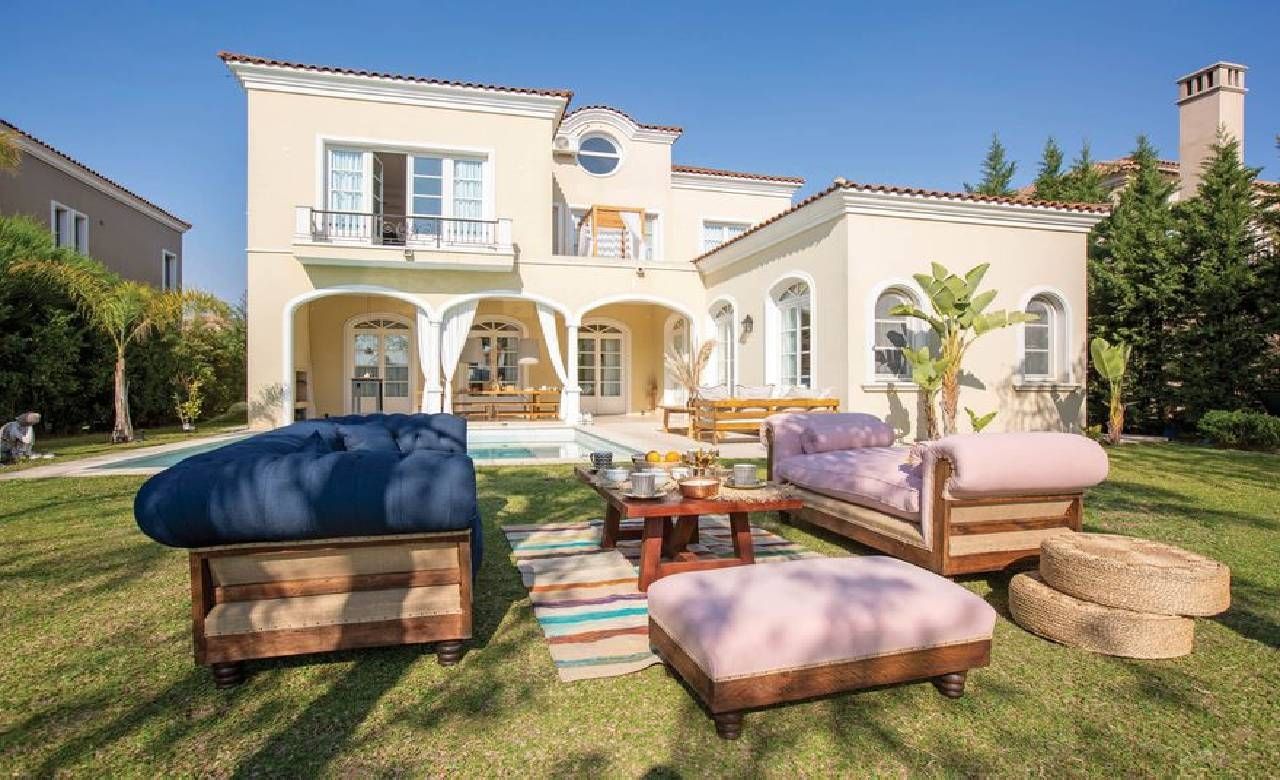 LA CASA DE FLOR PEÑA ES MAJESTUOSA.