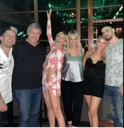 CHANTAL Y SU NOVIO, EN UN EVENTO UNOS DÍAS ANTES DE LA BODA.